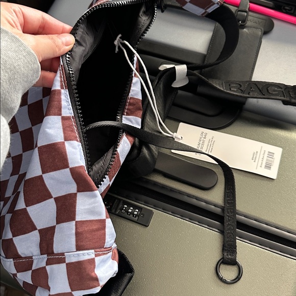 NWT Baggu Medium Nylon Crescent Bag Checkered - Picture 5 of 9